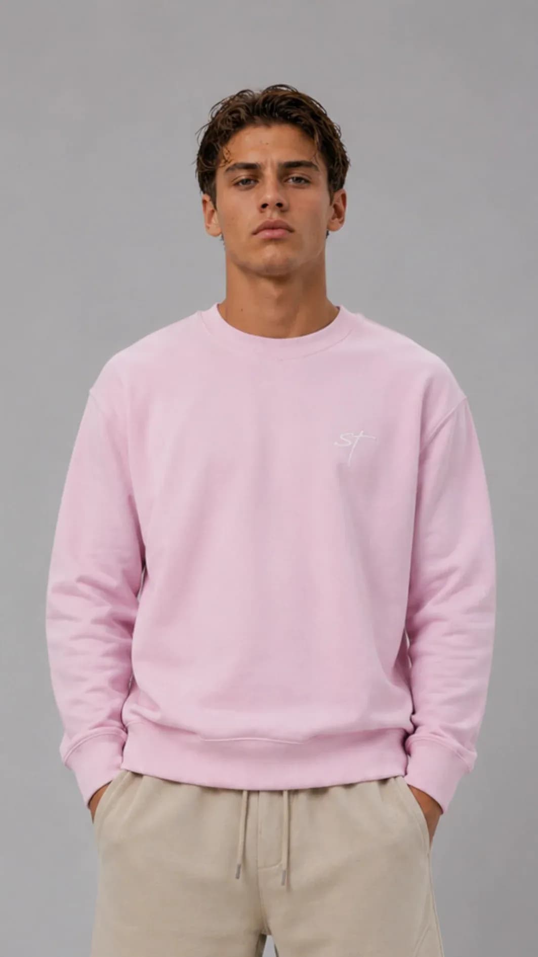 Minimal Design. Maximale Wirkung.  Die STSL Signature Sweater Kollektion verbindet Komfort, Qualität und moderne Silhouetten. 3