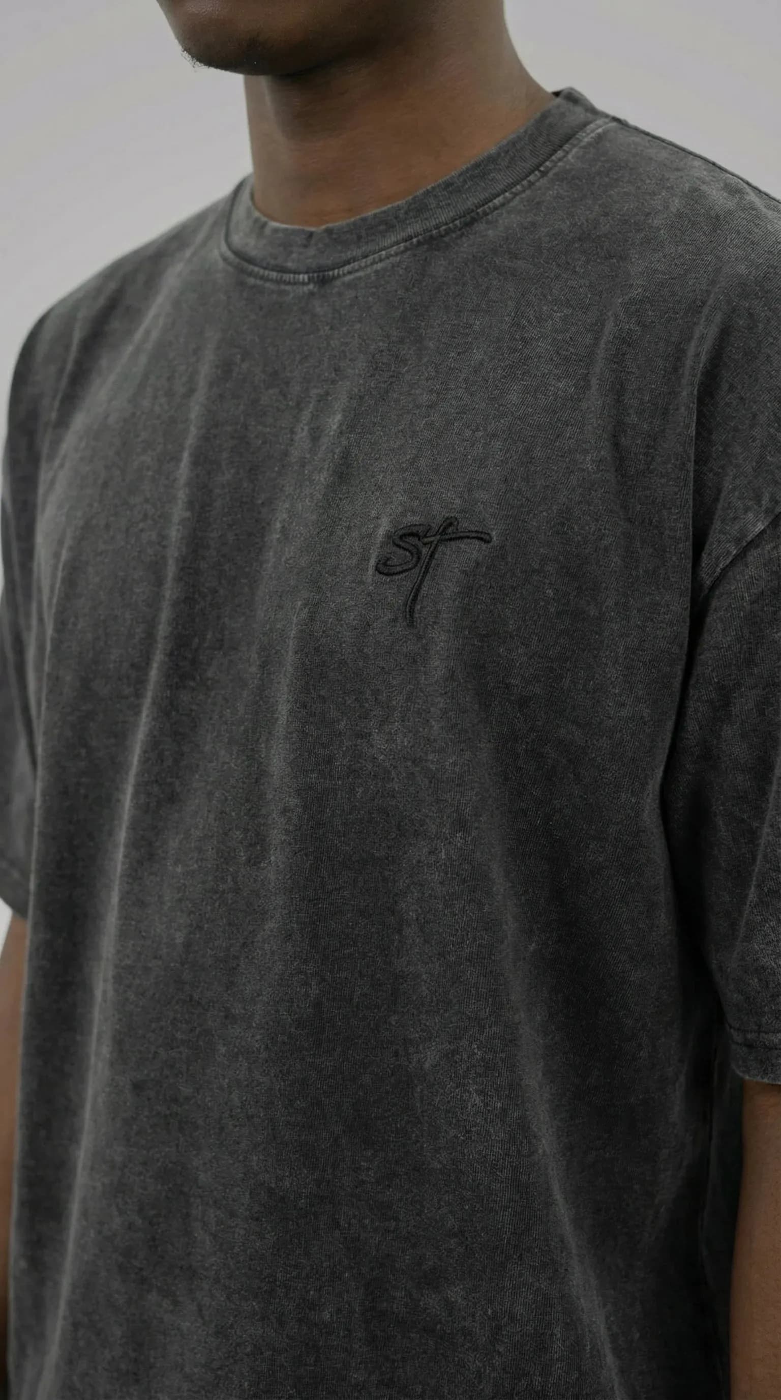 G-Shirt Washed Black - 220 GSM