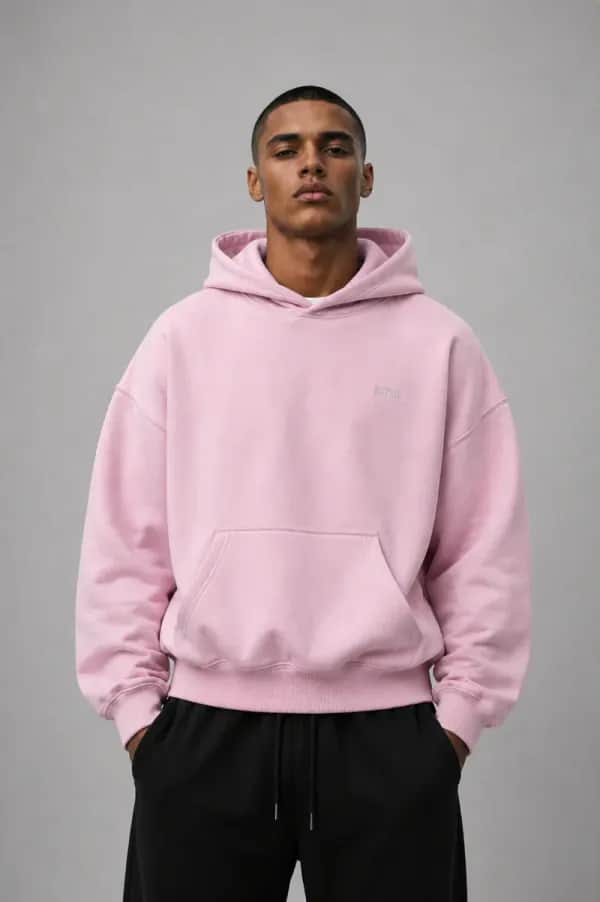 Premium Komfort. Zeitloser Stil. Der STSL® Hoodie wurde für Menschen entwickelt, die Wert auf Qualität, Passform und ein cleanes Design legen.