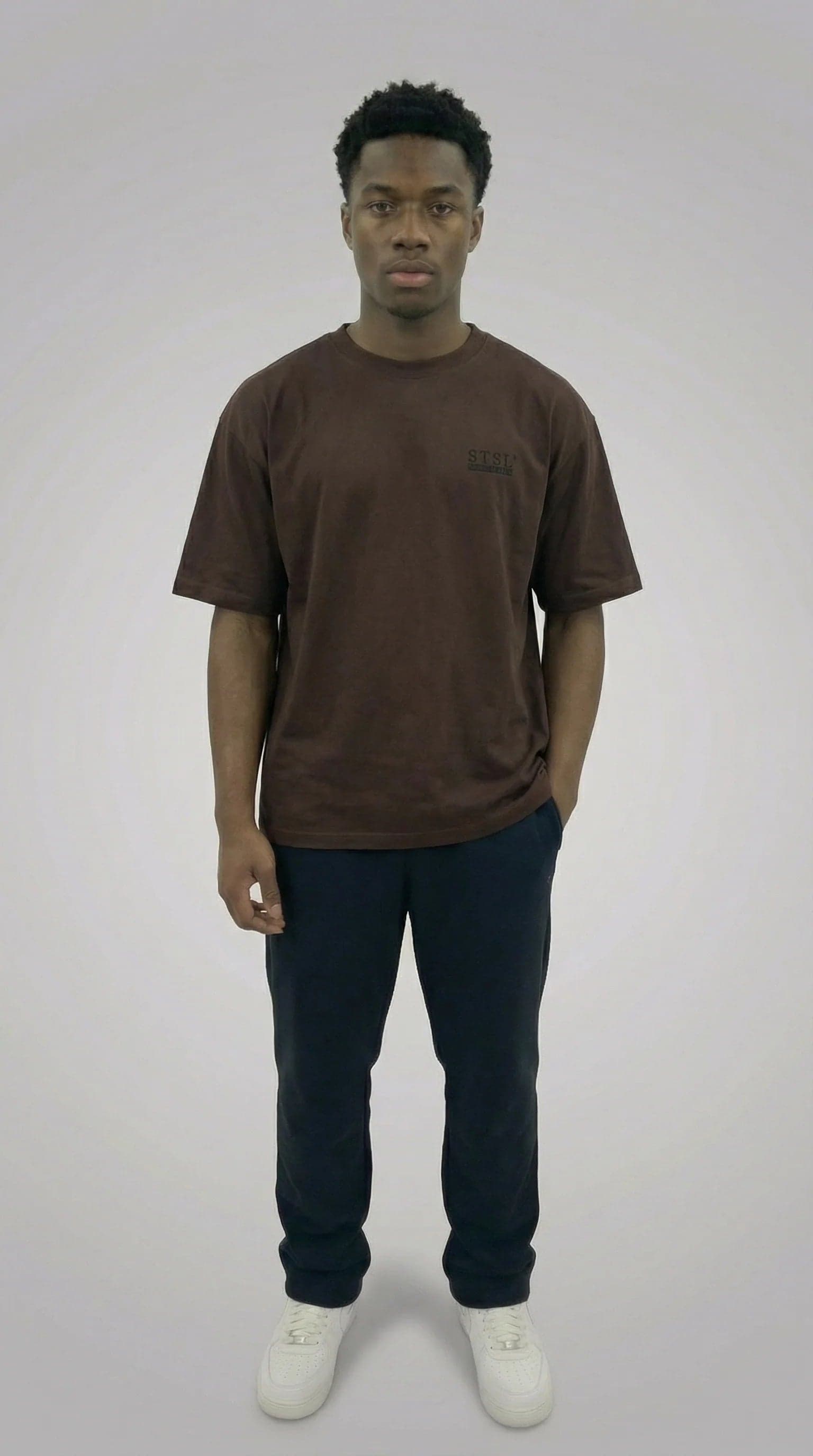 Warum Oversize-T-Shirts so beliebt sind – Streetwear Trend erklärt