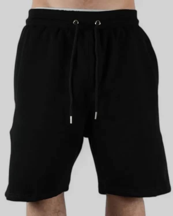 Streetwear Sommer Outfit Ideen – Shorts, Shirt und Cap richtig kombinieren